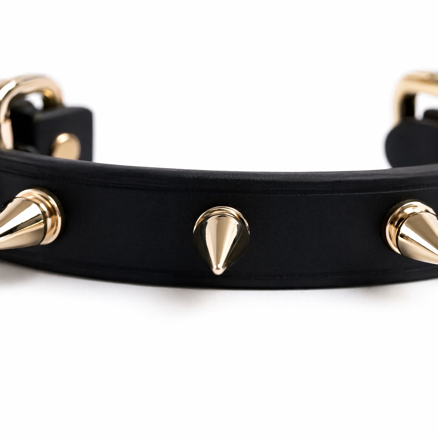 Collar Choker Gótico Negro con Cruz de Cristal y Tachuelas Doradas